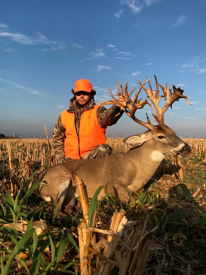 Nashville Area Man Just Landed A Record-Breaking 47 Point Buck