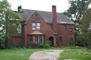 detroit-auction-homes-riverside_terrace_abandoned_mansion_565