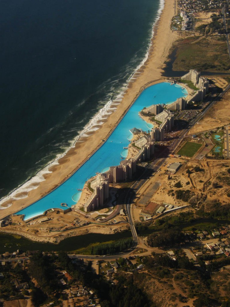 Worlds-Biggest-Swimming-Pool9