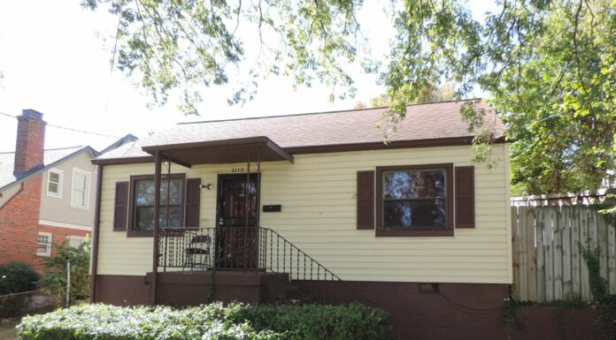 This Nashville Mini-Mansion Just Hit The Market: A 930 SqFt Palace for For Only $999,999