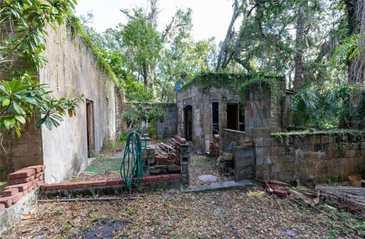 Concrete 2-Bed Fixer-Upper Near Tampa – Tons of Potential For Only $1.5 Million