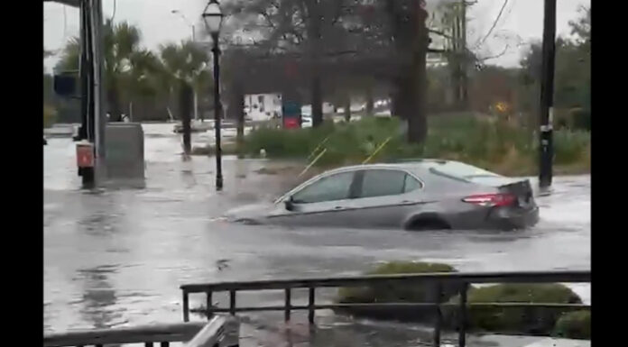 Charleston in Crisis: Floodwaters Cause Chaos and Closures Downtown