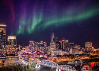 NOAA Issues G4 (Severe) Geomagnetic Storm Warning – Northern Lights Visible Tonight in Nashville