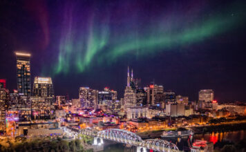 NOAA Issues G4 (Severe) Geomagnetic Storm Warning – Northern Lights Visible Tonight in Nashville