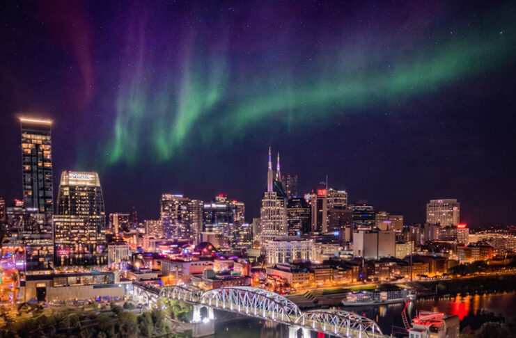 NOAA Issues G4 (Severe) Geomagnetic Storm Warning – Northern Lights Visible Tonight in Nashville