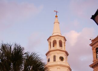 Charleston’s 186-Foot St. Michael’s Steeple Has an Earthquake Story Behind Its 275-Year Milestone St. Michael’s Church and its white steeple at Meeting and Broad streets in Charleston, photographed at sunset in August 2012.