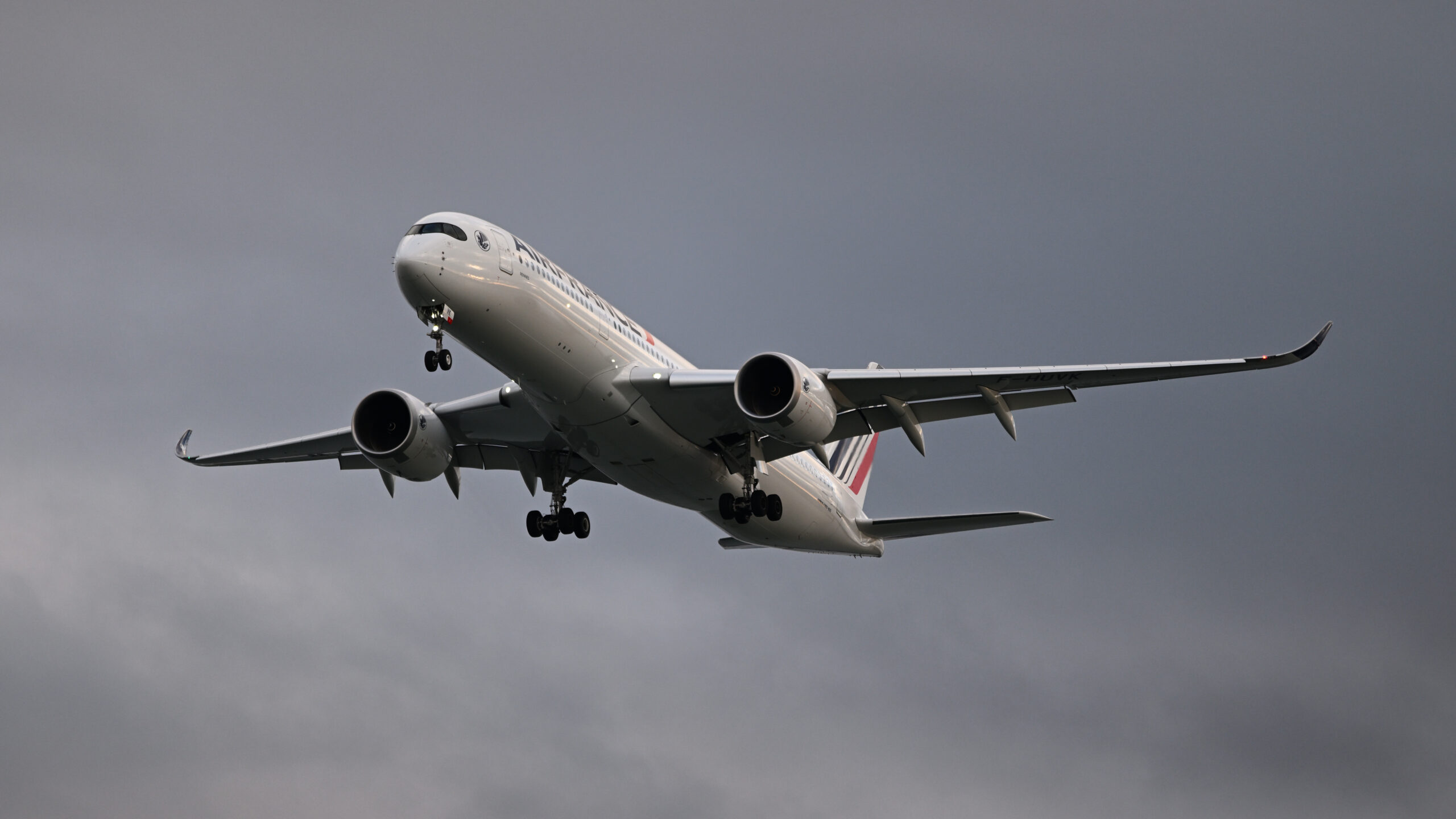 Air France Airbus A350-900 approaching Boston Logan in November 2024; aircraft file photo, not a Nashville arrival.